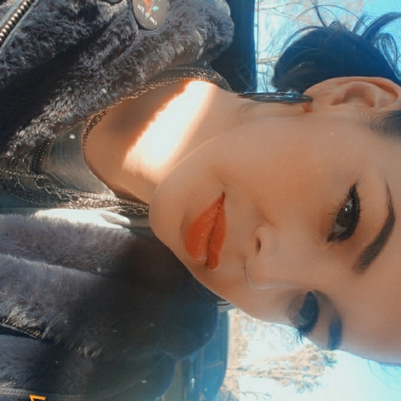 Meet your Posher! - Picture 11 of 14